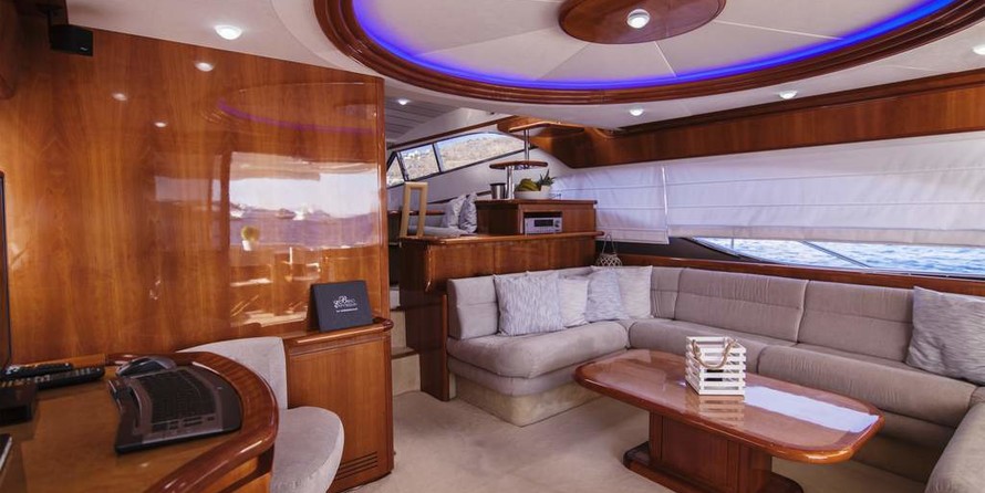 Ferretti Yachts 68