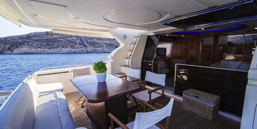 Ferretti Yachts 68