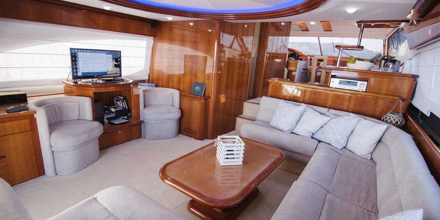 Ferretti Yachts 68