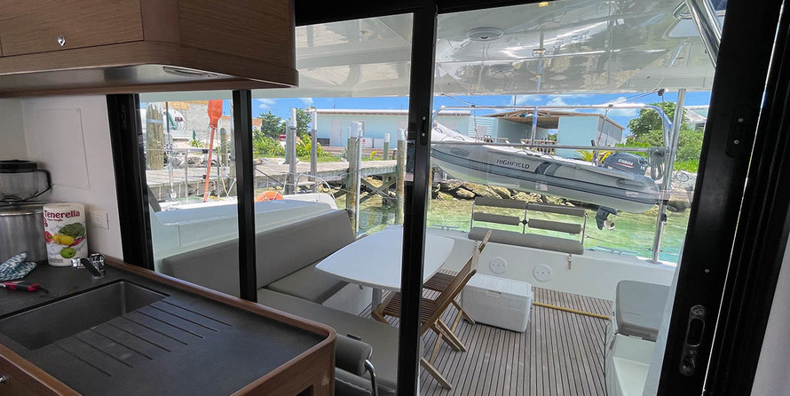 Lagoon 42 - 4 + 2 cab.